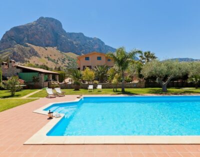Villa Carta con piscina privata a Palermo