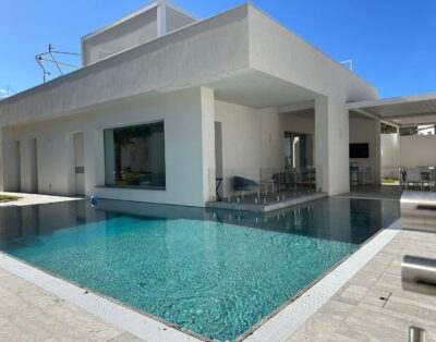 Villa Tritone con piscina privata a 100 mt dal mare, Mondello