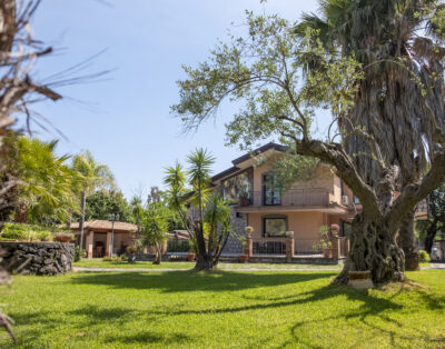 VILLA FRA CATANIA ETNA E TAORMINA